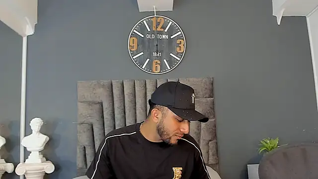 Snapshot of Robin_Rief chatting on 3, 6, 2026 Robin Rief online show from 3, 6, 2026