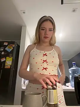 Snapshot of NicoleCut chatting on 28, 9, 2025 NicoleCut online show from 28, 9, 2025