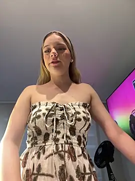 Snapshot of NicoleCut chatting on 19, 10, 2025 NicoleCut online show from 19, 10, 2025