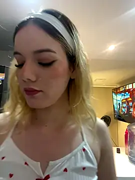 Snapshot of NicoleCut chatting on 26, 10, 2025 NicoleCut online show from 26, 10, 2025