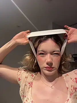 NicoleCut online show from 8, 4, 2026