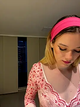 Snapshot of NicoleCut chatting on 3, 11, 2025 NicoleCut online show from 3, 11, 2025