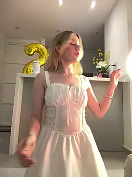 NicoleCut online show from 10, 2, 2026