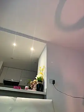 NicoleCut online show from 8, 3, 2026