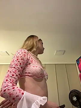 Snapshot of NicoleCut chatting on 12, 9, 2025 NicoleCut online show from 12, 9, 2025