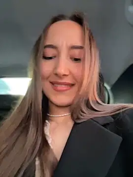 VelvetVixenI online show from 18, 4, 2026