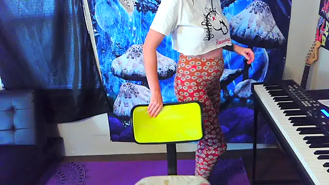  hellostormy  online show from 3, 11, 2025