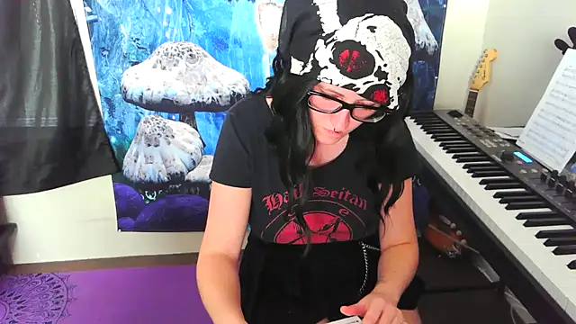  hellostormy  online show from 6, 11, 2025