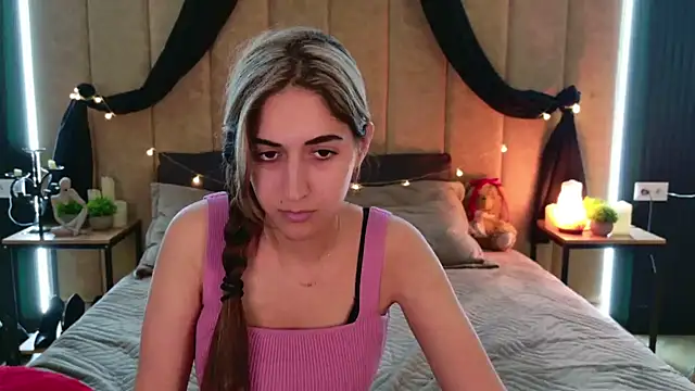 Teresa Stane online show from 4, 3, 2025