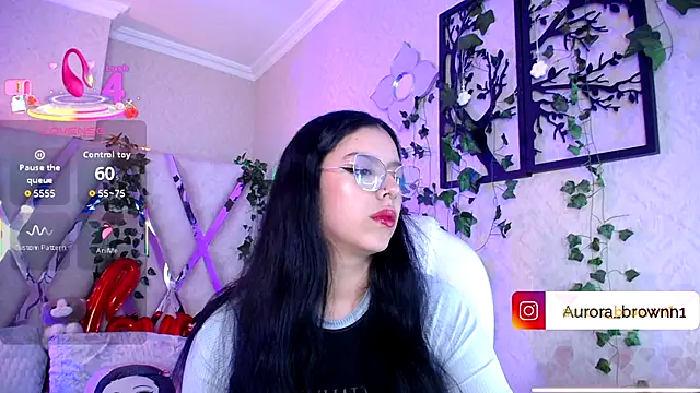 Aurora Brownn online show from 28, 11, 2025