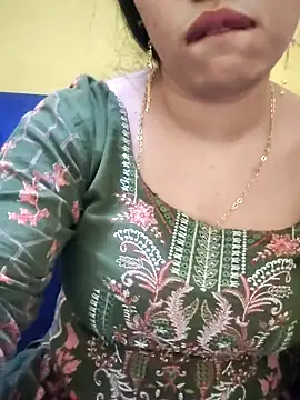 Snapshot of Haniya-143 chatting on 27, 10, 2025 Haniya-143 online show from 27, 10, 2025