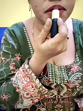 Snapshot of Haniya-143 chatting on 2, 10, 2025 Haniya-143 online show from 2, 10, 2025