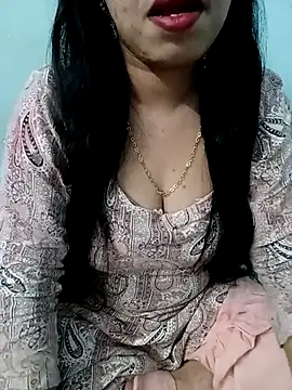 Snapshot of Haniya-143 chatting on 9, 11, 2025 Haniya-143 online show from 9, 11, 2025