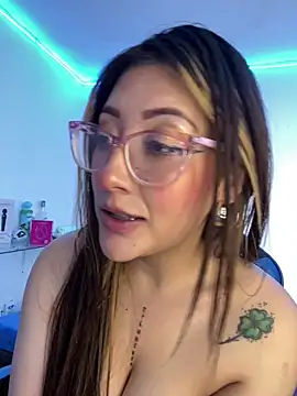 Luna SofiaXX online show from 23, 4, 2026