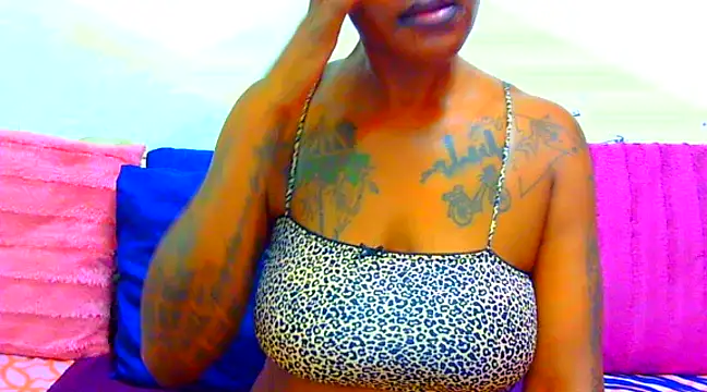 TattoedGoddessxx online show from 28, 2, 2025