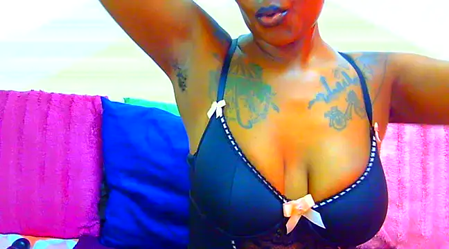 TattoedGoddessxx online show from 4, 2, 2025