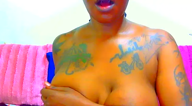 TattoedGoddessxx online show from 6, 2, 2025