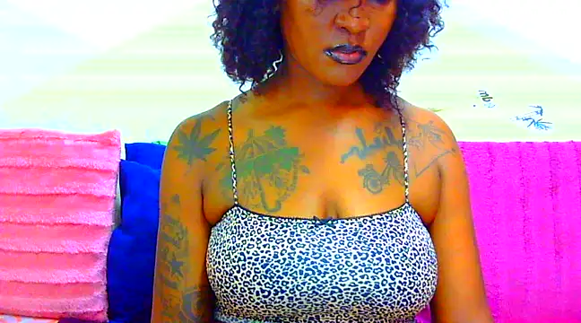 TattoedGoddessxx online show from 11, 3, 2025