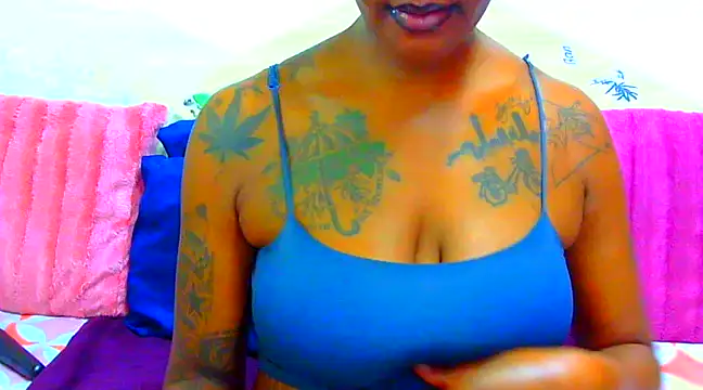 TattoedGoddessxx online show from 9, 3, 2025