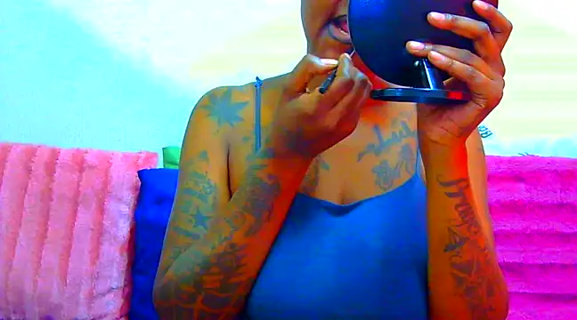 TattoedGoddessxx online show from 25, 2, 2025