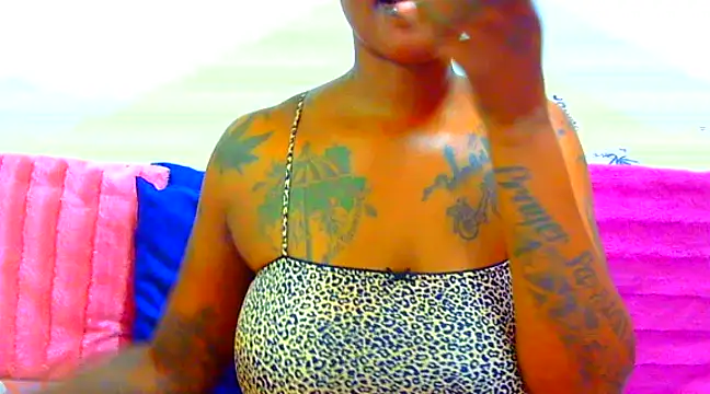 TattoedGoddessxx online show from 27, 2, 2025