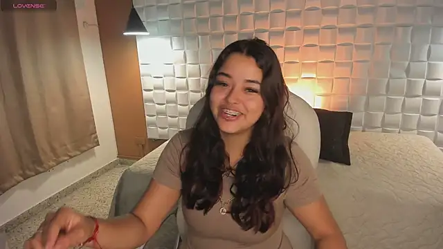 Ariana Pierce online show from 28, 9, 2025