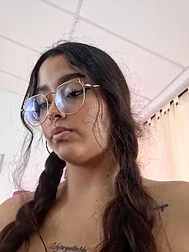 Snapshot of Ariana_Pierce chatting on 12, 6, 2026 Ariana Pierce online show from 12, 6, 2026