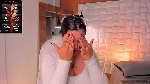 Ariana Pierce online show from 2, 12, 2025