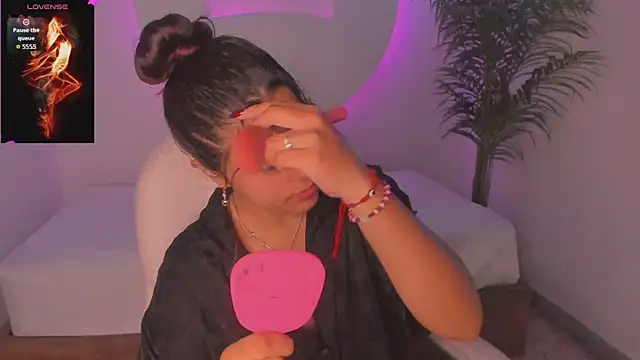 Ariana Pierce online show from 4, 11, 2025