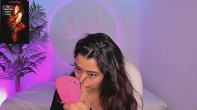 Ariana Pierce online show from 9, 11, 2025