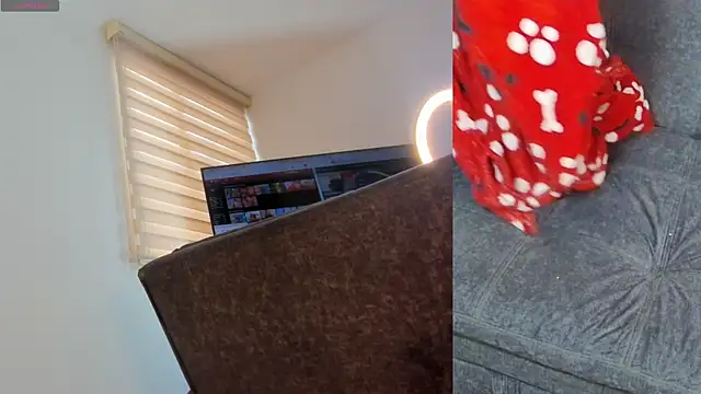 Snapshot of mia-brit chatting on 7, 2, 2025 mia-brit online show from 7, 2, 2025