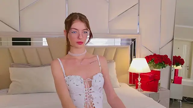 MeganMour online show from 17, 12, 2025