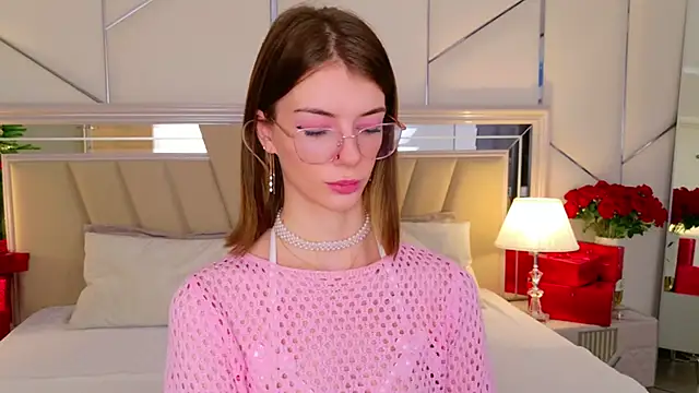 MeganMour online show from 19, 12, 2025