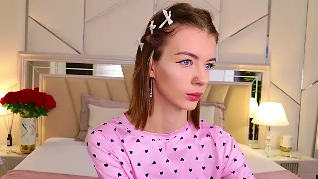 MeganMour online show from 11, 11, 2025