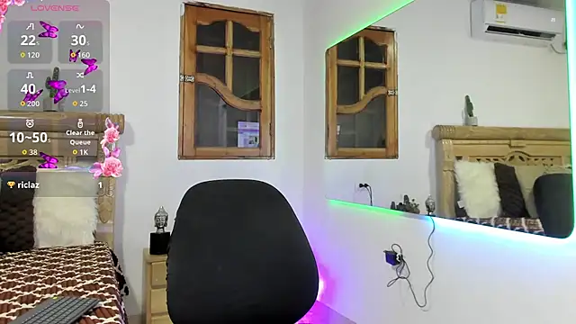 oriana faddila online show from 4, 4, 2026