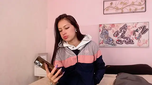 sara17  online show from 13, 1, 2026