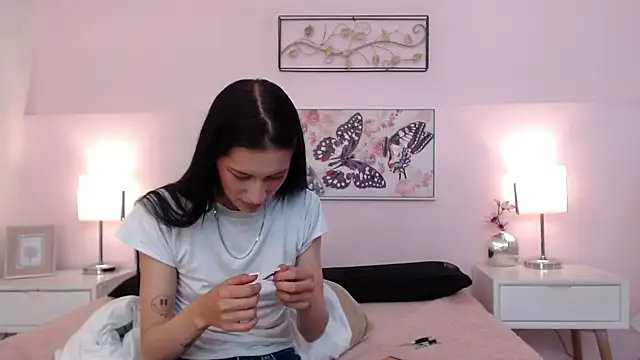 Snapshot of sara17_ chatting on 8, 11, 2025 sara17 online show from 8, 11, 2025