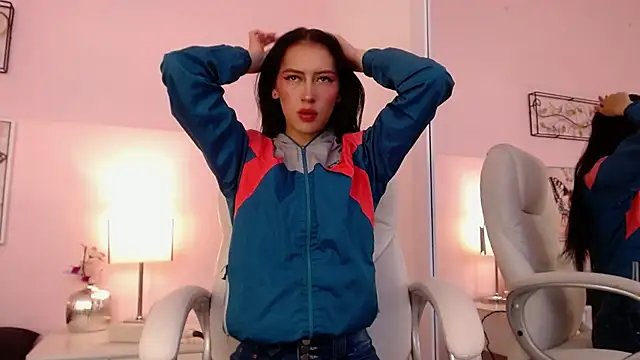 Snapshot of sara17_ chatting on 5, 11, 2025 sara17 online show from 5, 11, 2025