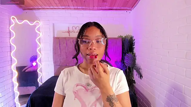 penelope tay1 online show from 3, 10, 2025