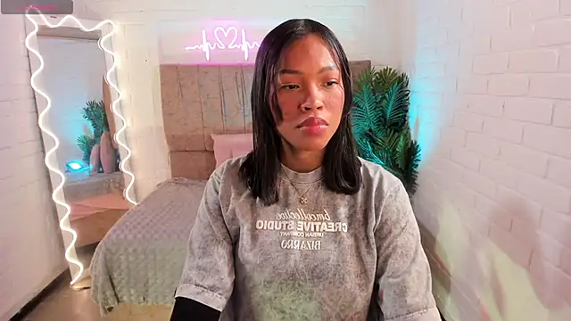 penelope tay1 online show from 23, 3, 2025