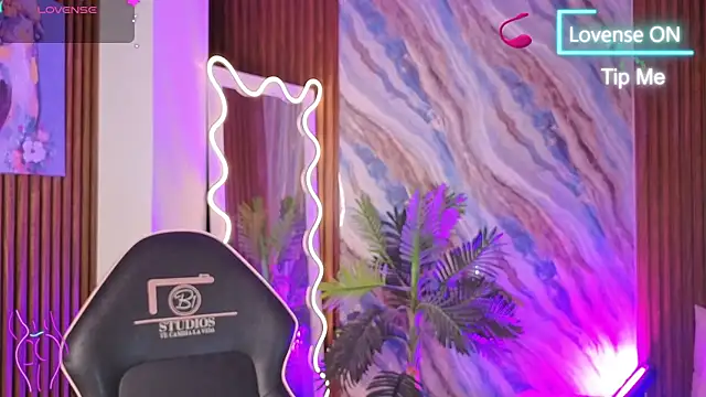 Snapshot of penelope_tay1 chatting on 23, 5, 2026 penelope tay1 online show from 23, 5, 2026