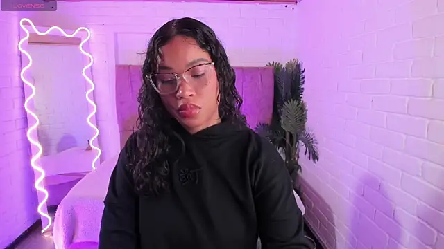 penelope tay1 online show from 6, 10, 2025