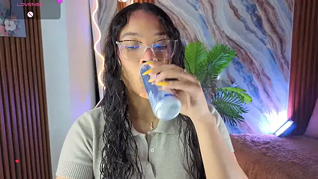 Snapshot of penelope_tay1 chatting on 11, 6, 2026 penelope tay1 online show from 11, 6, 2026