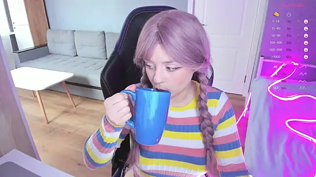 Amy honey angel online show from 4, 10, 2025