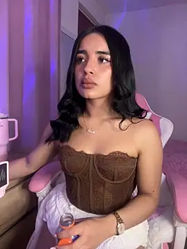 Emily-14 online show from 18, 12, 2025