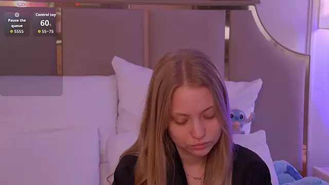 Snapshot of DorisHell chatting on 25, 9, 2025 DorisHell online show from 25, 9, 2025