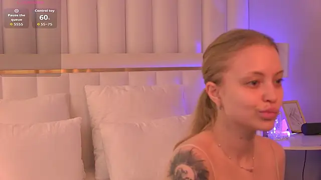 Snapshot of DorisHell chatting on 26, 9, 2025 DorisHell online show from 26, 9, 2025