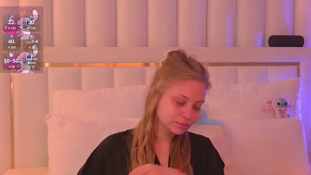 Snapshot of DorisHell chatting on 4, 11, 2025 DorisHell online show from 4, 11, 2025