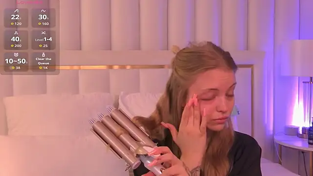 Snapshot of DorisHell chatting on 24, 9, 2025 DorisHell online show from 24, 9, 2025