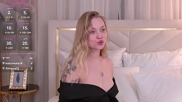 Snapshot of DorisHell chatting on 6, 3, 2025 DorisHell online show from 6, 3, 2025